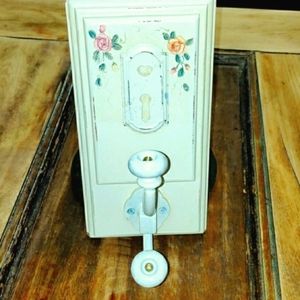 Home Interiors decorative hook for jewelry or keys or whatever